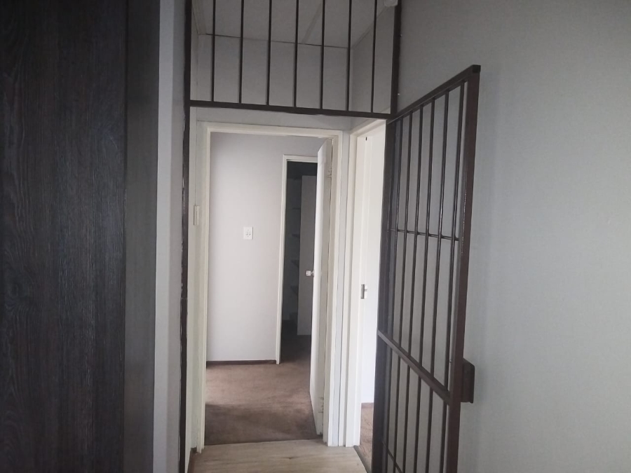 To Let 3 Bedroom Property for Rent in Hillsboro Free State